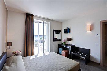 Hotel Acquadolce 3* Peschiera del Garda